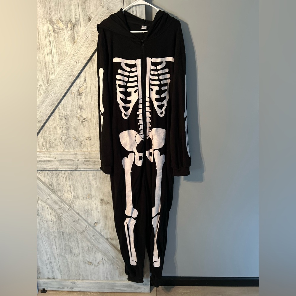Skeleton onsie unisex size 2x